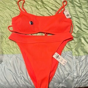 NWT, very beautiful color!